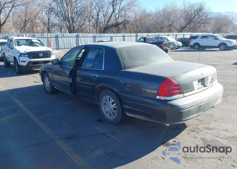 2008 Ford Crown Victoria Police Interceptor z USA, uszkodzony, nr VIN 2FAHP71VX8X151481